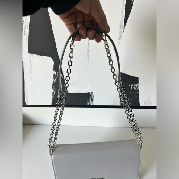 Givenchy 4G Medium Chain Bag - Picture 5 of 8